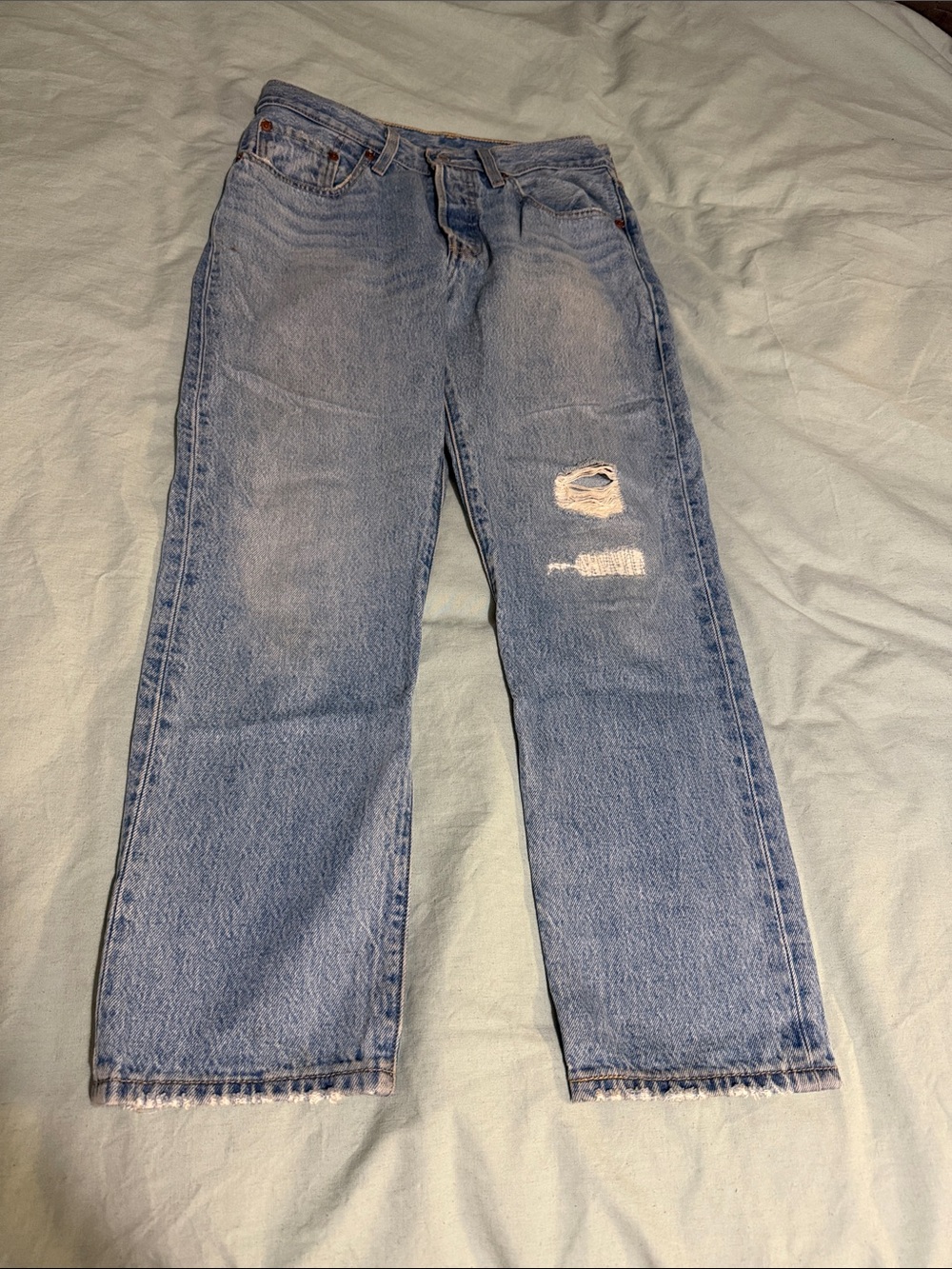 Levi’s premium 501 Classic Light Blue Distressed cropped Jeans Sz 26x26